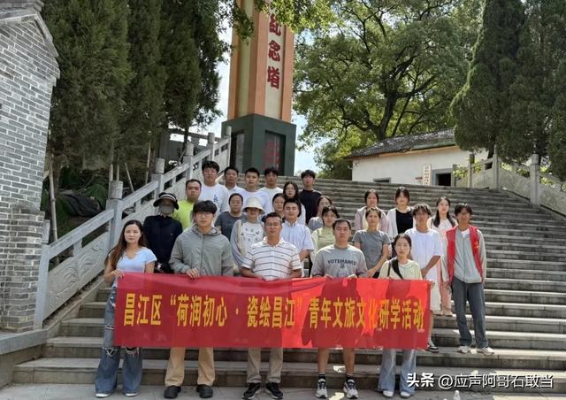 景德镇：荷润初心 瓷绘昌江
