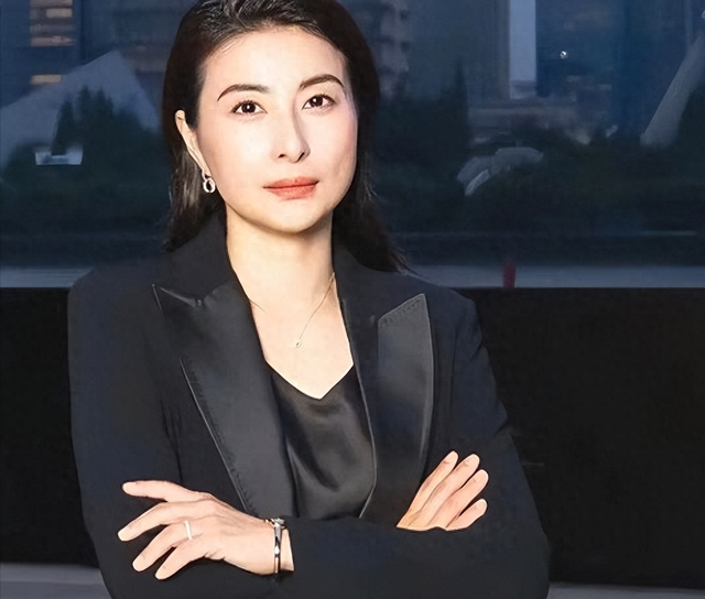 官方对郭晶晶的称呼变了	，三字之差释放强烈信号，霍震霆全说对了