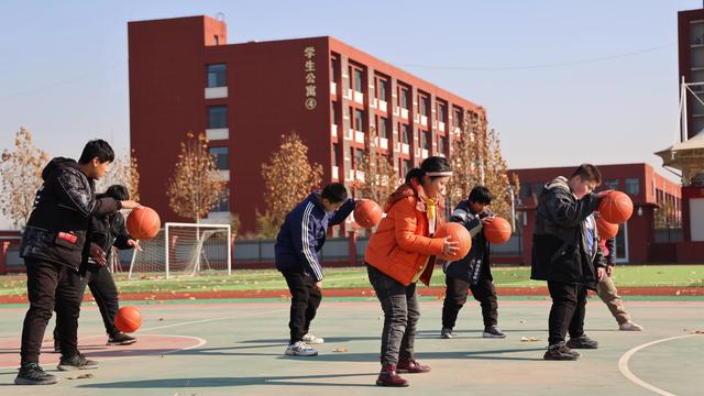 泗水:34个民族“石榴花开 籽籽相抱”