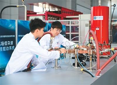 中国对全球科研人才释放“磁吸力”（国际论道）