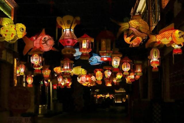 千灯闪耀待君赏！泉州元宵灯会最新剧透→