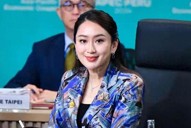 刚刚！泰国最美女总理被赶下台，幕后黑手是军方？中国机会来了！