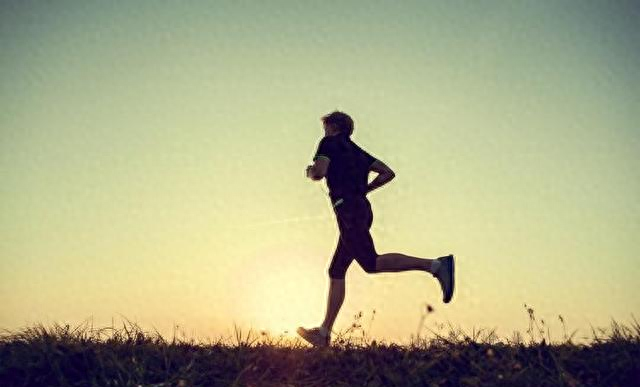 早上跑步好还是晚上好？好多人都做错了，医生的话不妨听听