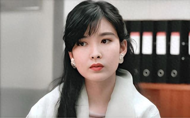 被戴8次绿帽子，3次捉奸在床，这就是我们“玉女”守卫的爱情？