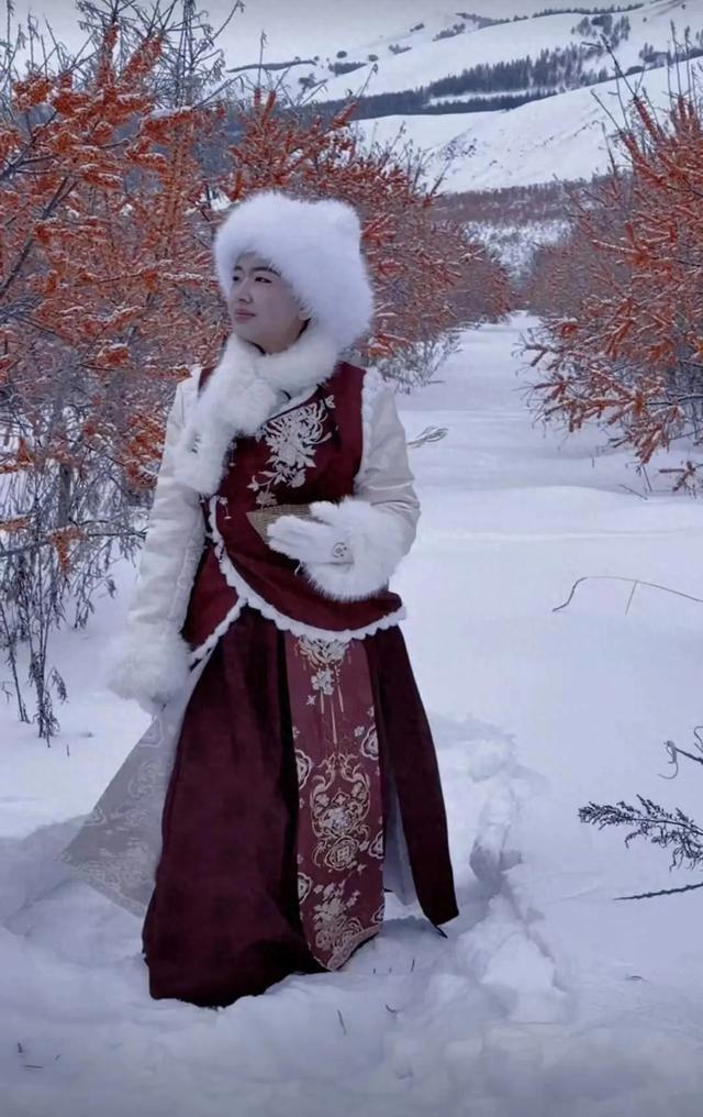 沙棘红了！阿尔山这片“金红秘境”成今冬打卡地