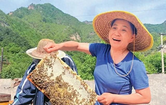 实现理想信念的根本途径是什么（决定一名共产党员如何的是党性）