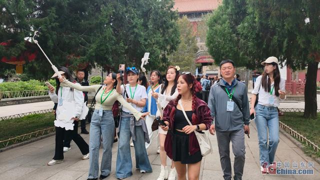相约泰山 遇见泰安｜国际网红博主在千年古韵与百年风华中 定格泰安最动人的古今画卷