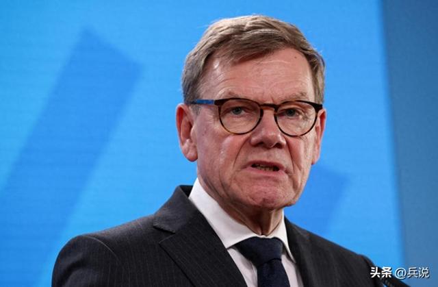 德外长访华回国，发文赞扬中国，英首相访华泡汤，中方4个字回应