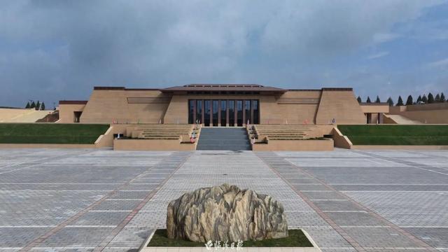 这个暑期，陶寺遗址博物馆里“人从众”！