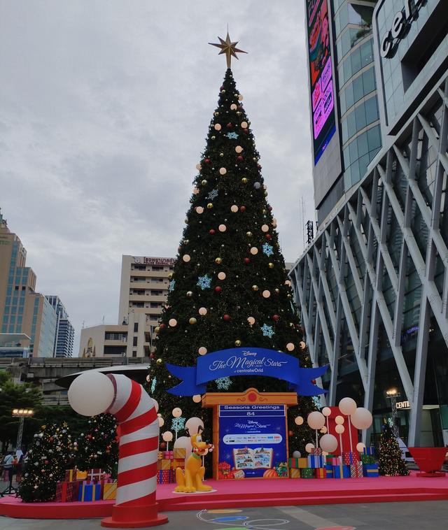 曼谷的圣诞，是热带季风裹着童话