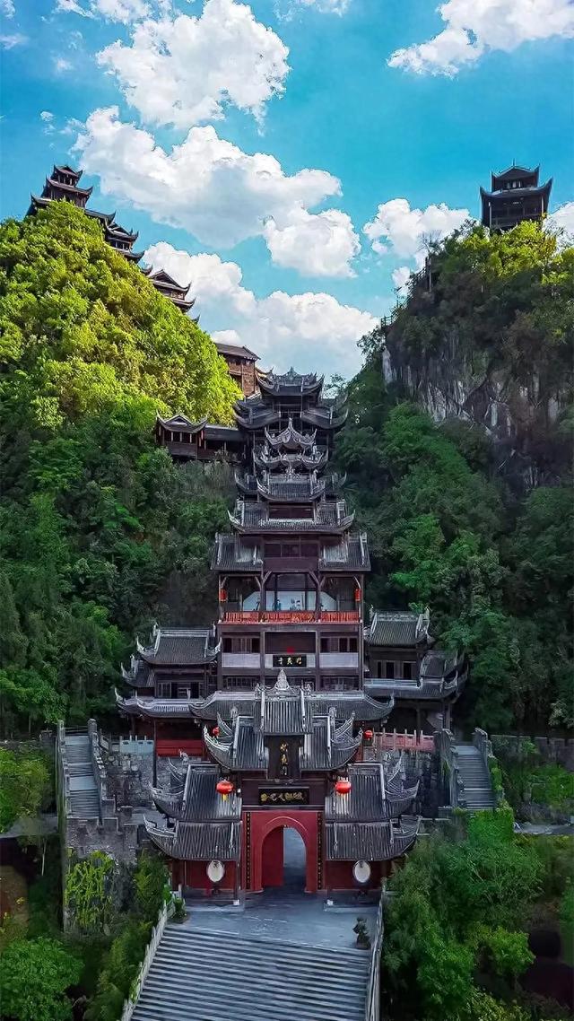 重庆贵州避暑穿越5日游，这条线路海拔1500+，藏着暑期清凉密码