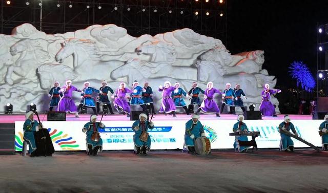 2026乌兰察布第三届冰雪那达慕之驼马争霸赛火热开幕