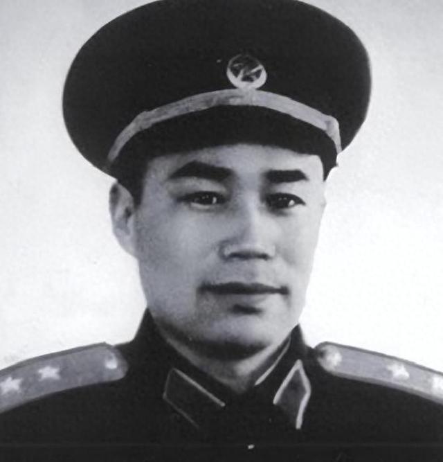 2007年，韩岫岩因病去世，临终前最后一句话：王近山是我的好朋友