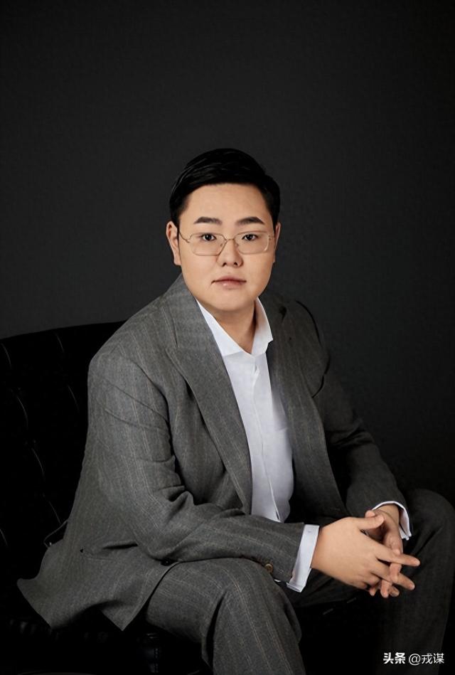 房企不炒房改卖玉？玉器城变直播基地，2.4亿战绩太疯狂！