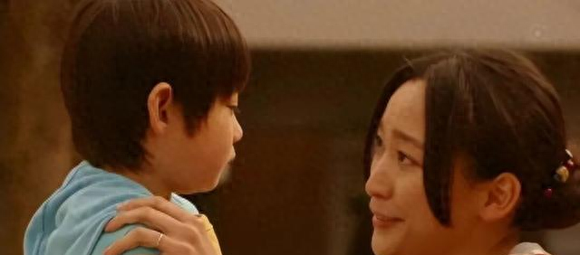 孩子开始变自卑，往往是3个原因，父母的做法很关键