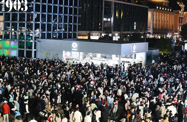 昆明跨年“潮燃”来袭丨滇池度假区：卖萌市集、说唱跨年趴等你来嗨