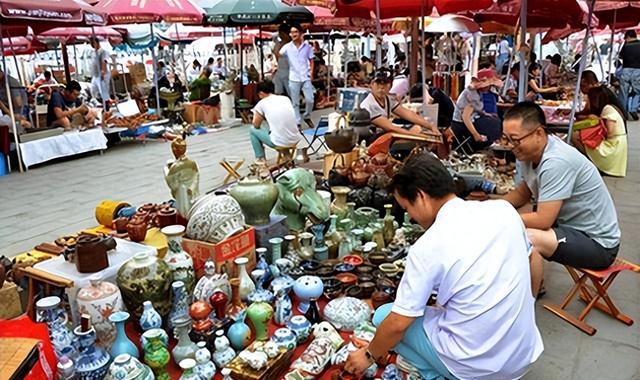 大量日本游客涌入北京，打着旅游幌子不去旅游不吃美食，为啥来？