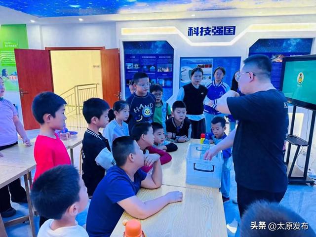 奇妙实验进社区 科学乐趣嗨不停