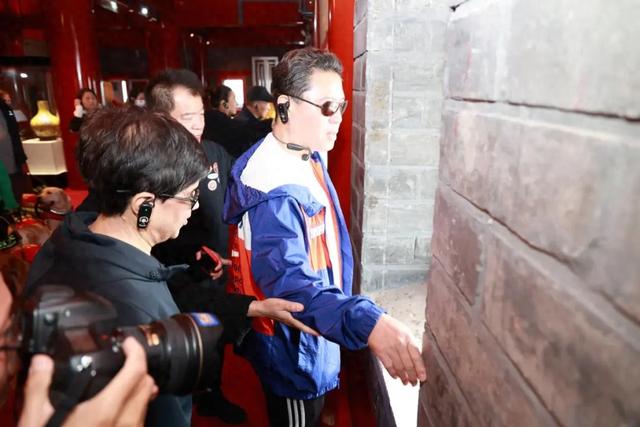 多维感知中轴线 视障朋友 “触摸” 北京历史温度