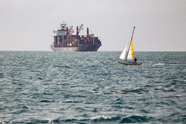 美军被曝突袭从中国驶往伊朗货轮