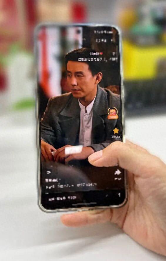 2025短剧众生相②｜这一年，他们为什么都在刷短剧