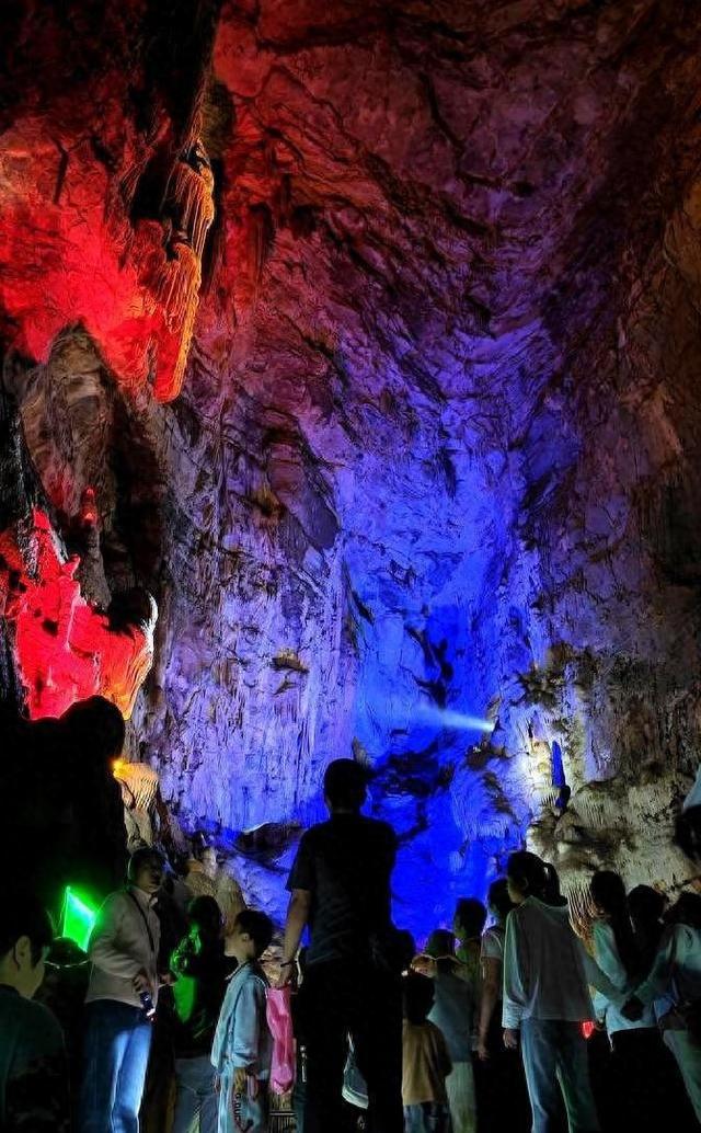 郑州村民无意一铲，挖出世界级奇观！数十年来闻名全国，至今仍爆