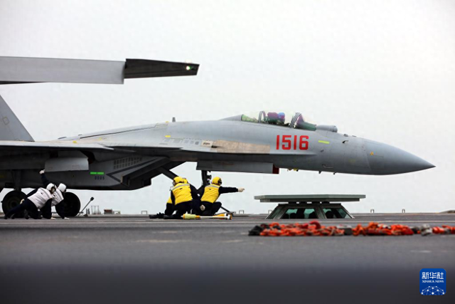 福建舰入列！其独门绝技“电磁弹射	”，到底好在哪儿？