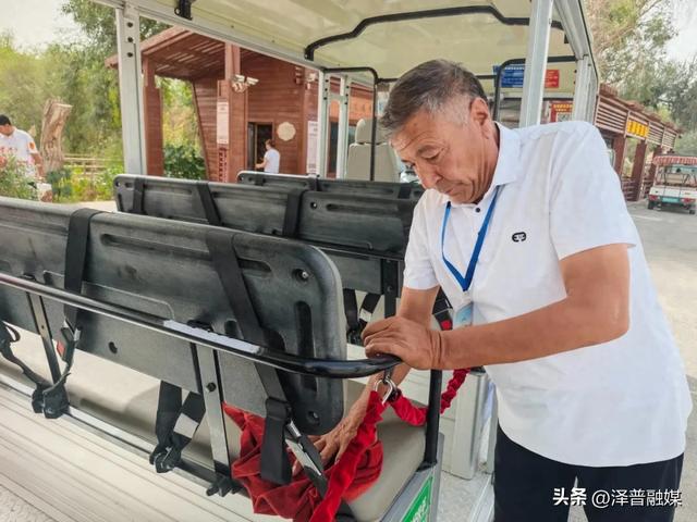 泽普县金湖杨国家5A级旅游景区积极“备战”迎接旅游高峰