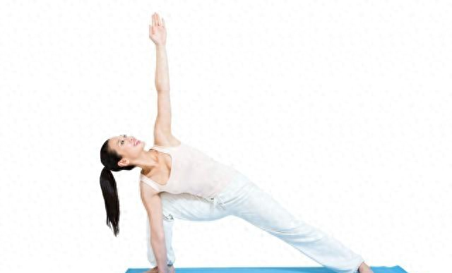 练瑜伽15年才懂：50岁后进步快=少犯这3个低级错！