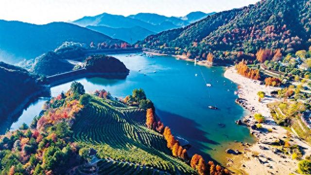 鹿女湖畔景色迷人