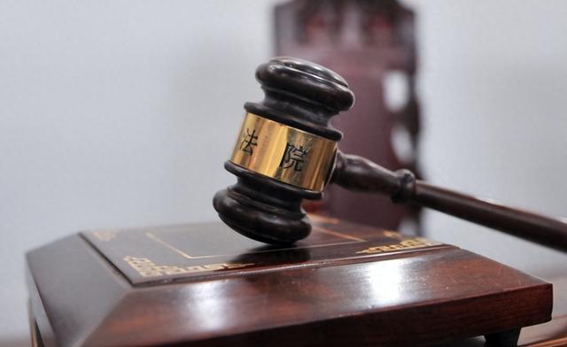 业主以未与物业公司签订合同为由拒缴物业费 法院：建设单位与物业公司订立前期物业服务合同对业主具有约束力