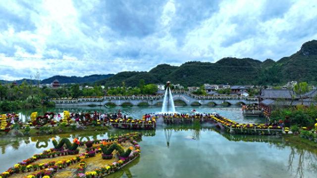 25万游客在贵州长顺“花样”过节 感受秋日浪漫