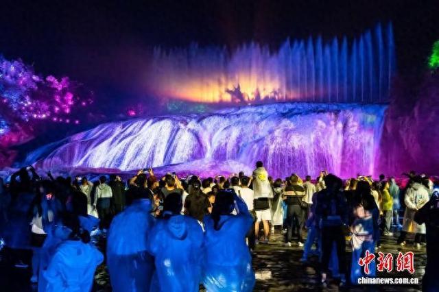 暑期“夜游热”升温 科技赋能解锁文旅新体验