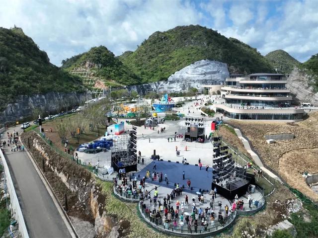 贞丰：世界第一高桥引爆国庆中秋假期旅游