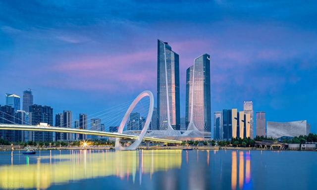 我国首个被撤销的直辖市，曾是六朝古都，今成知名旅游城市