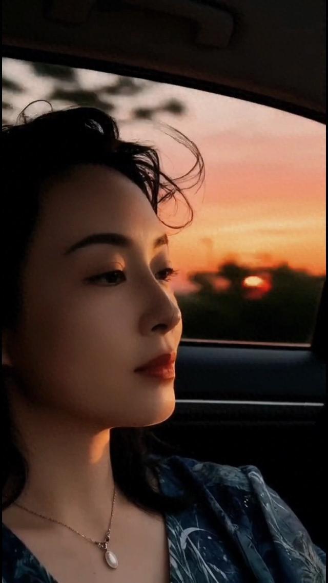 三万英尺的日落，是重庆给曼谷的告别