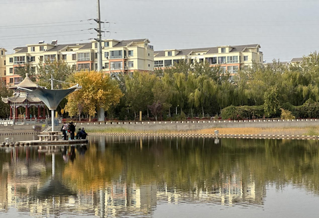 敦煌：党河秋景如诗如画