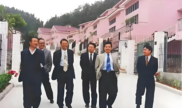 中国电子束光刻机问世，一扫华为当年的痛，任正非曾差点为此跳楼