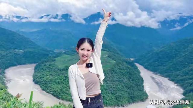 最美博主蓉妹妹：与老公小剑哥房车出游内蒙古，拍出精美大片
