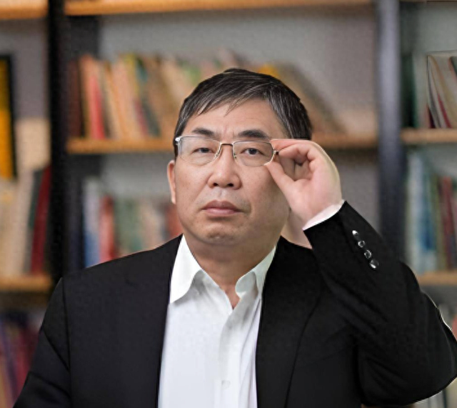 曝聂卫平73岁生日照	，面部有凹陷，右眼状态不对劲，原来早有端倪