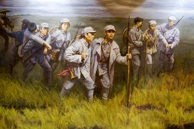 红军走出草地，即将饿死时，意外获20万斤粮食，粮是谁的为何要给