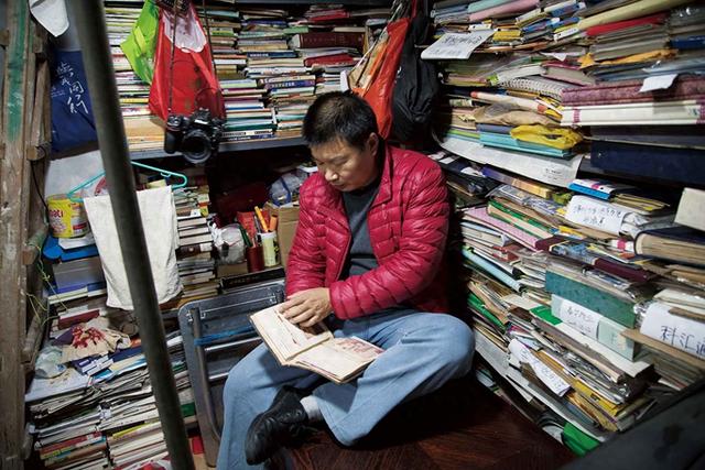 30年打工路、150万张照片，占有兵用镜头为底层打工人“立传”！