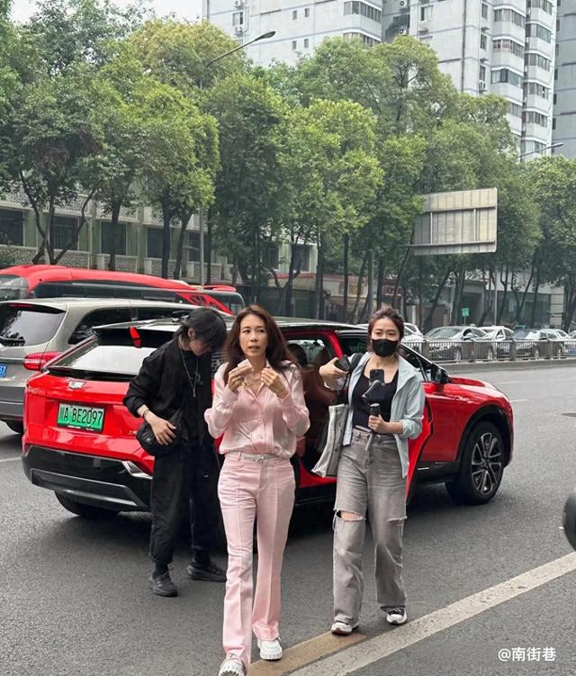 莫文蔚，以前觉得她长相很一般，如今越看越好看