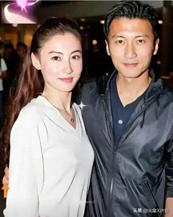 谢霆锋也没想到，张柏芝会因阅兵当天的一特殊举动，实现口碑暴增