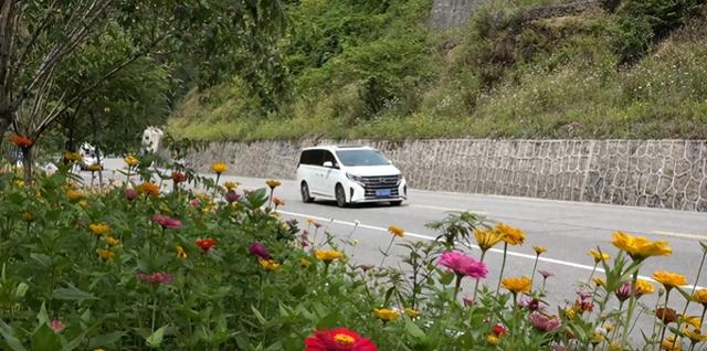 国道211线，“红色星河”中的信仰征途