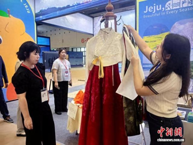 探访中国一东盟博览会旅游展区：市民游客逛展忙