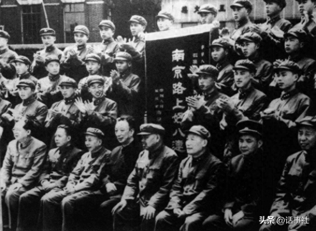 大军区政委兼政治部主任他是独一份？职务排序第七，视司令为上级
