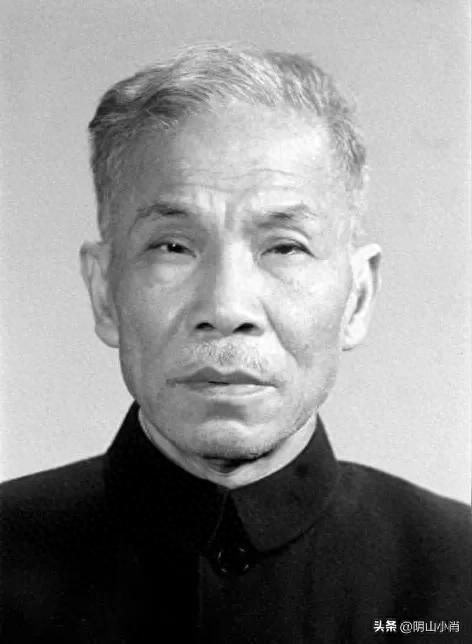 行走包头市昆都仑区战国赵北长城遗址公园