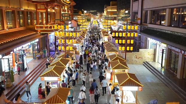 丰富业态点亮敦煌夜市经济