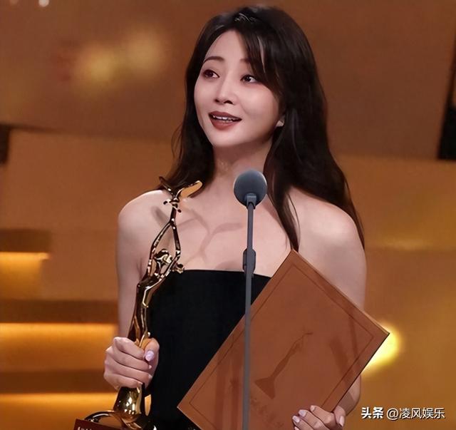 她是演员中的女富豪，豪车多的开不过来，如今45岁却活得像20岁
